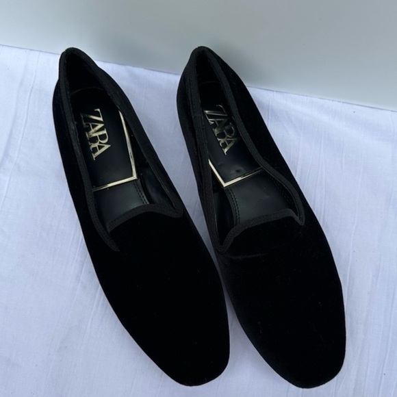Zara Women’s  Black Velvet Loafers - Picture 1 of 8